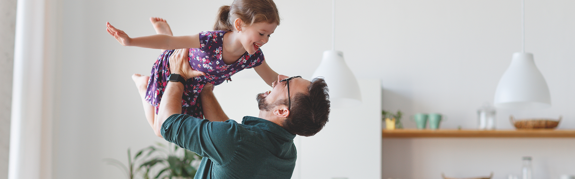 Father's,Day.,Happy,Family,Daughter,Hugs,His,Dad,On,Holiday